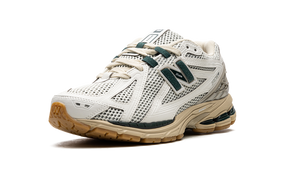New Balance 1906R "Kith- Black"